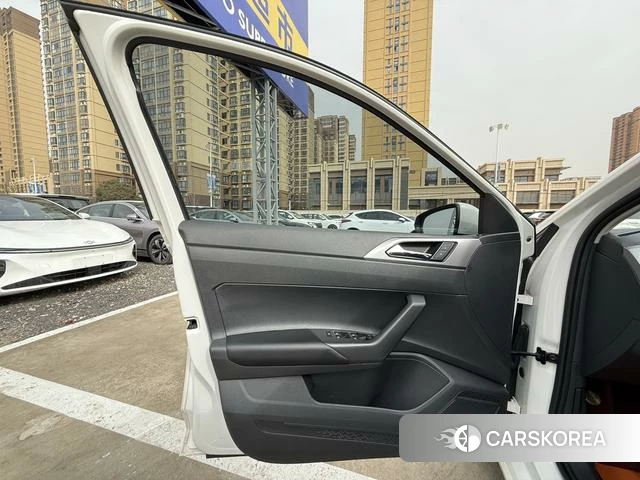 Volkswagen Polo id 4263893 из Китая 16