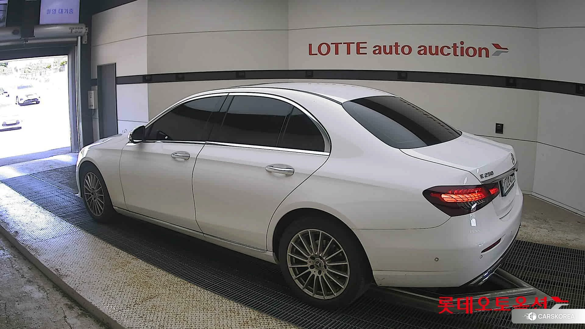 Mercedes-Benz Mercedes-Benz E250 id 4419045 из Кореи 36