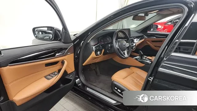 BMW 5 Series (G30) id 3366719 из Кореи 20