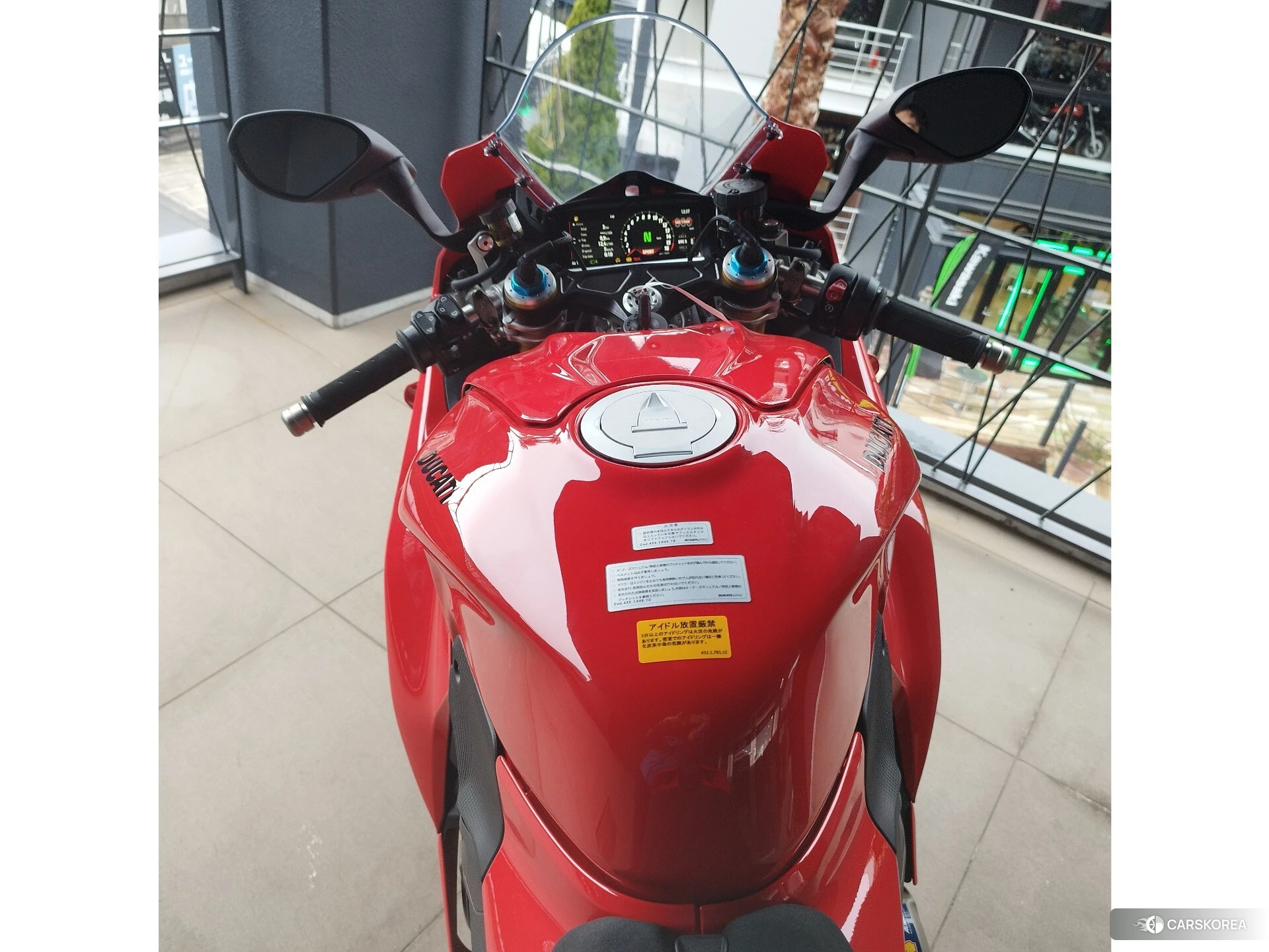 Проданный Ducati PANIGALE V4 S id 4007973 из Японии, фото 10