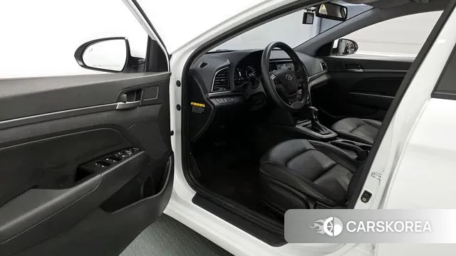 Hyundai Avante AD id 3055818 из Кореи 20