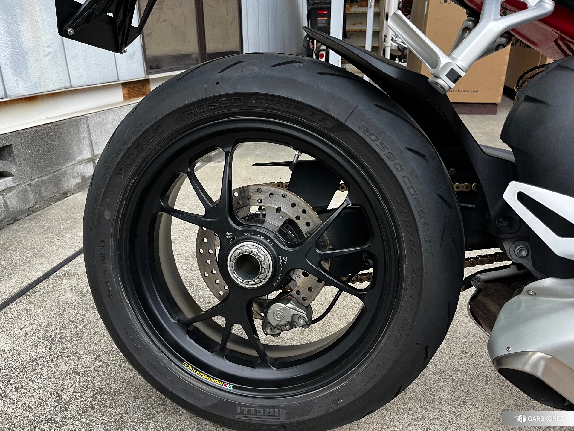 Ducati STREETFIGHTER V4 S id 4374398 из Японии 10