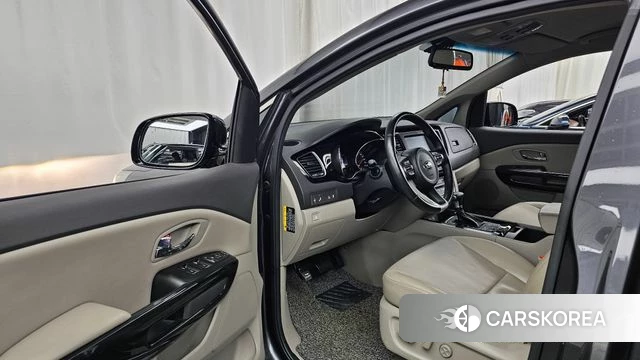 Kia All New Carnival id 4605385 из Кореи 20