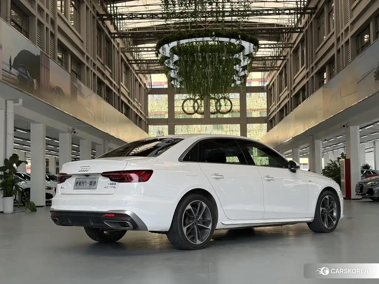 Audi A4L id 4628051 из Китая 17