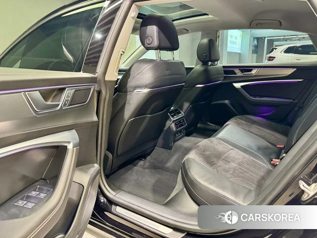 Audi A7L id 3849801 из Китая 30