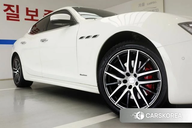 Maserati Ghibli id 4890381 из Кореи 20
