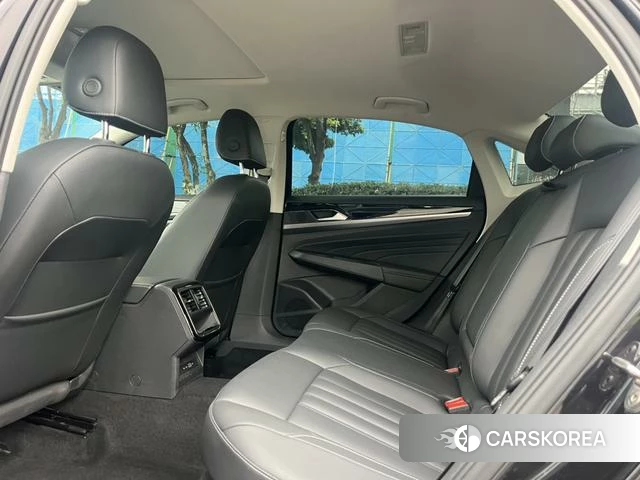 Volkswagen Passat id 4259821 из Китая 12