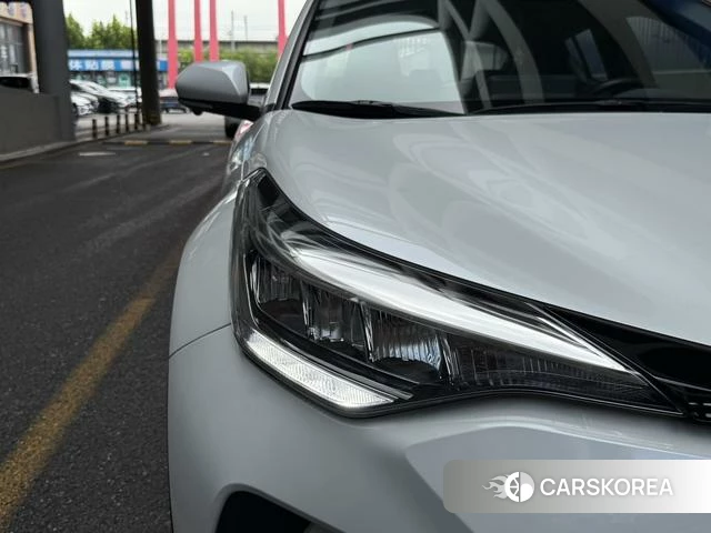 Toyota C-HR id 4255769 из Китая 25