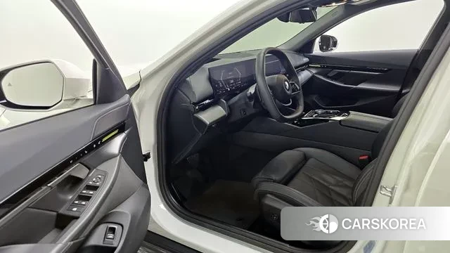 BMW 5 Series (G60) id 3472148 из Кореи 20