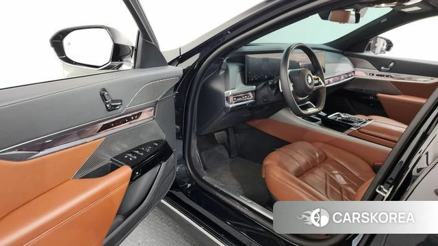 BMW 7 Series (G70) id 3799325 из Кореи 20