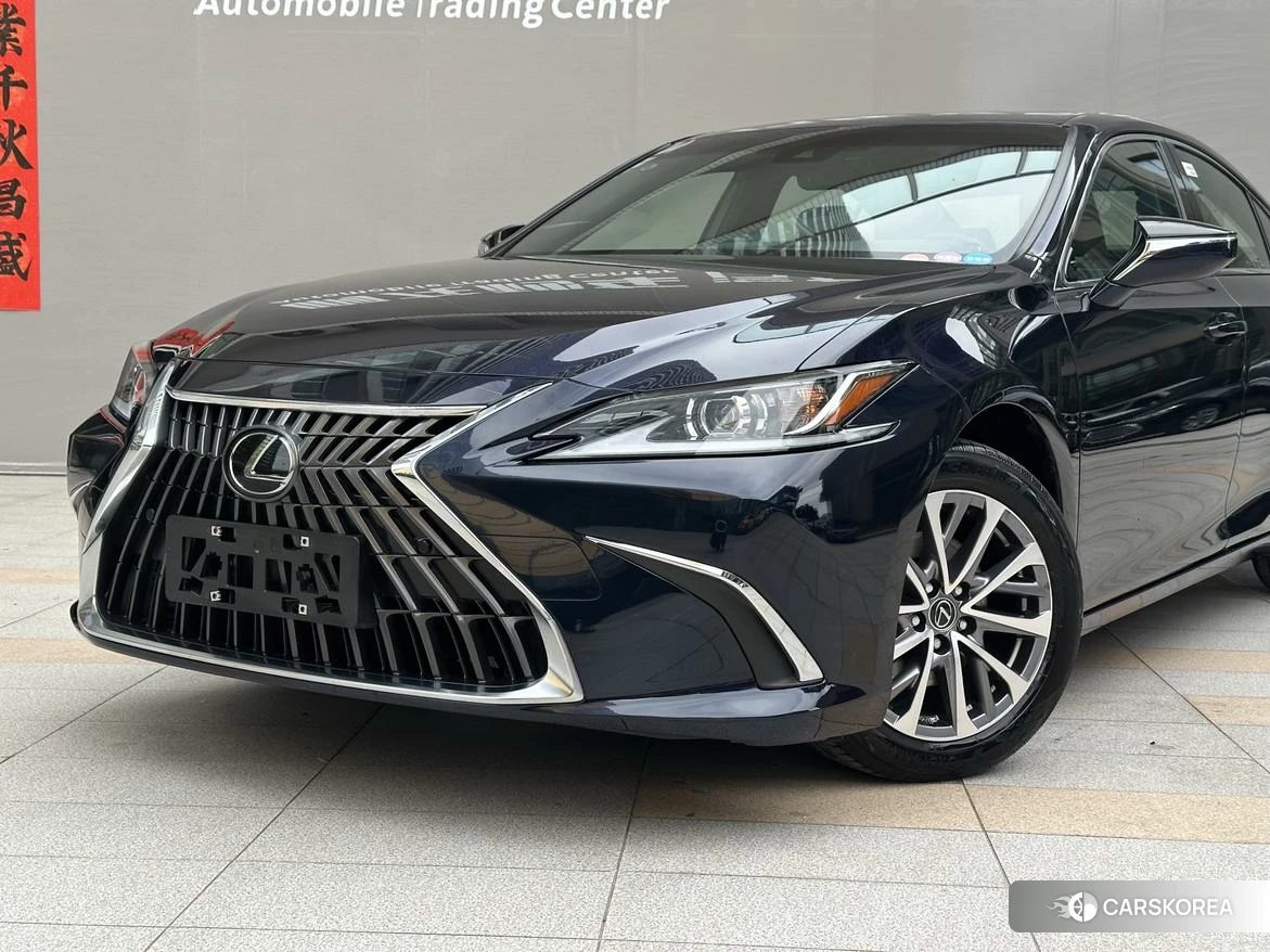 Lexus ES id 4420839 из Китая 25