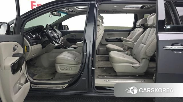 Kia The New Carnival id 4363351 из Кореи 32