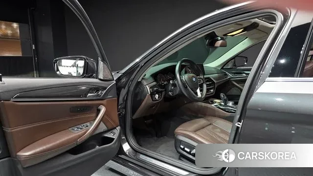 BMW 5 Series (G30) id 3718434 из Кореи 20