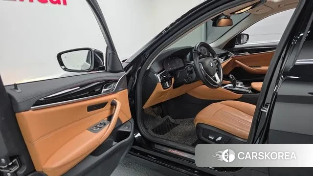 BMW 5 Series (G30) id 3530652 из Кореи 20