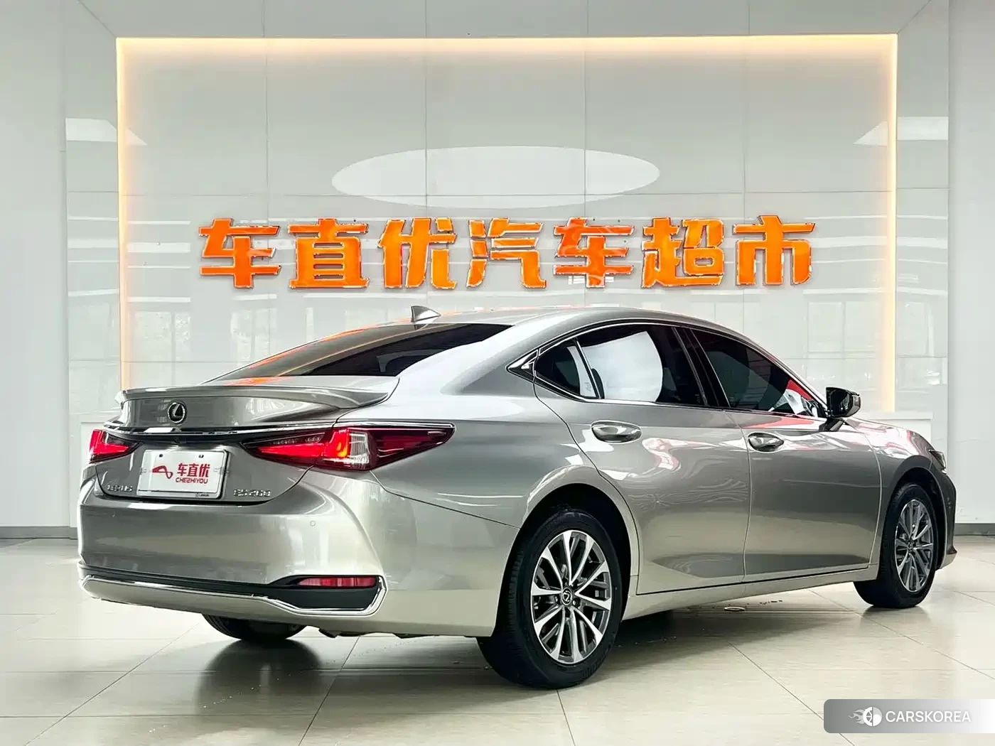 Lexus ES id 4514251 из Китая 27