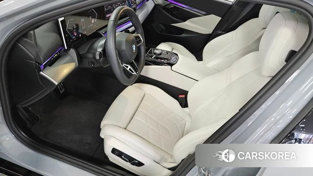 BMW 5 Series (G60) id 4897652 из Кореи 20