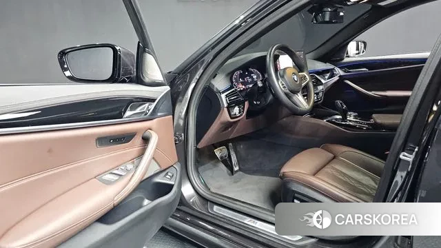 BMW 5 Series (G30) id 3566052 из Кореи 20