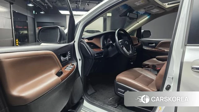 Toyota Sienna id 3880221 из Кореи 20