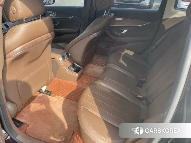 Mercedes-Benz E-class id 4306860 из Китая 14