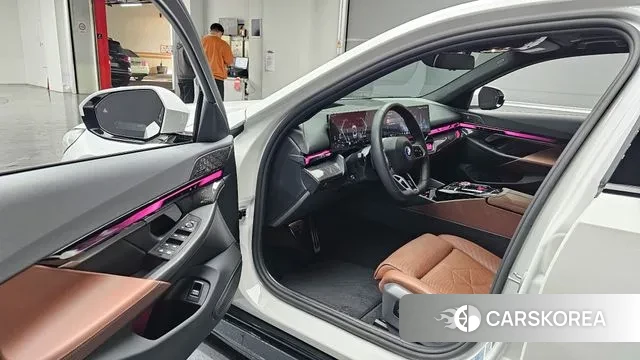 BMW 5 Series (G60) id 3502269 из Кореи 20