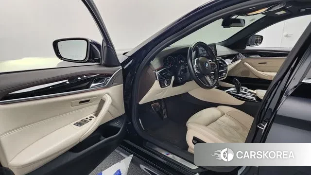 BMW 5 Series (G30) id 3641437 из Кореи 20