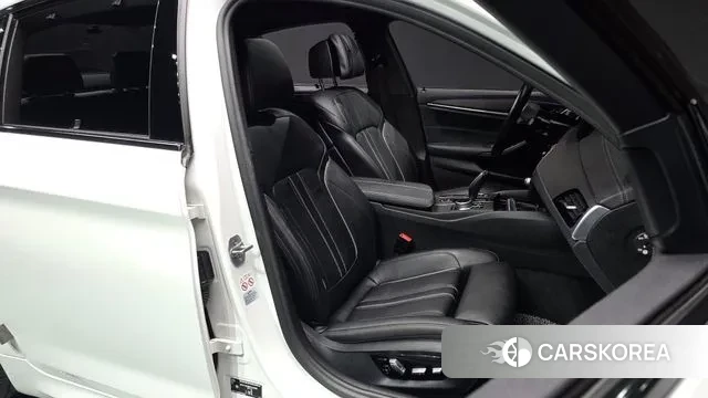 BMW 5 Series (G30) id 3442966 из Кореи 20