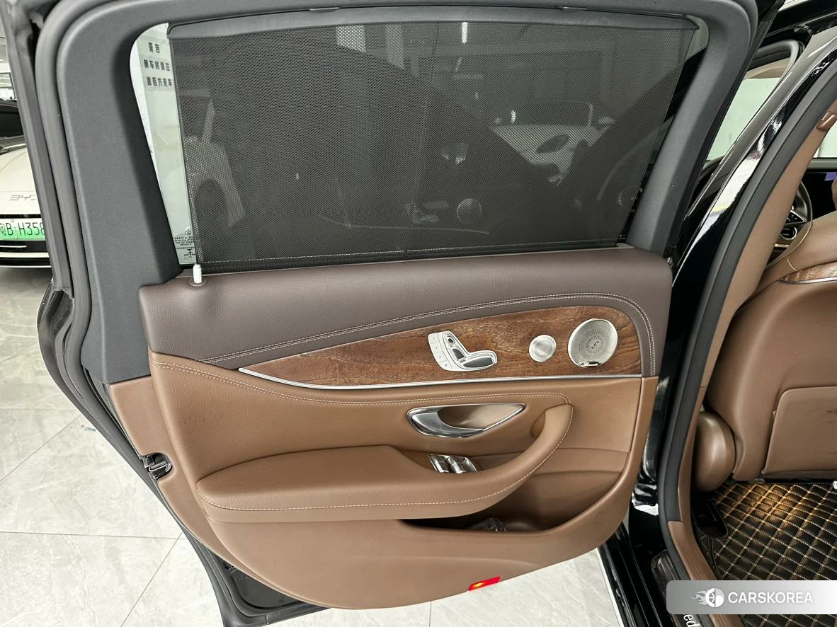 Mercedes-Benz E-Class id 4514778 из Китая 15