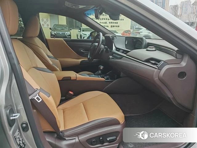 Lexus ES id 4261325 из Китая 13