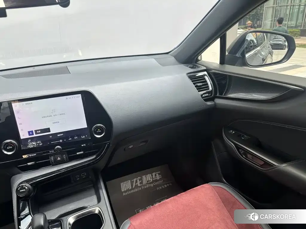 Lexus NX id 4686242 из Китая 13