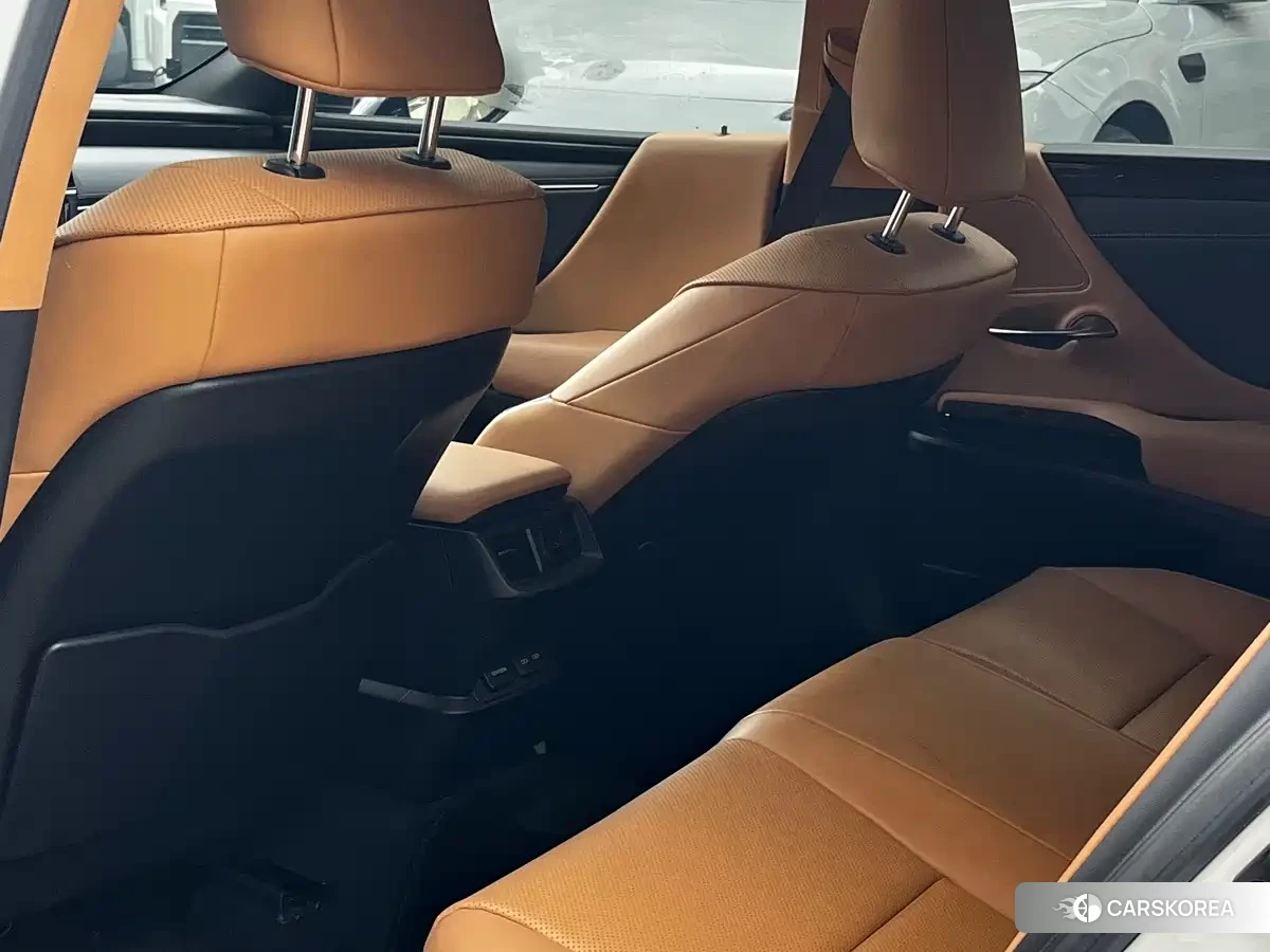 Lexus ES id 4601892 из Китая 30