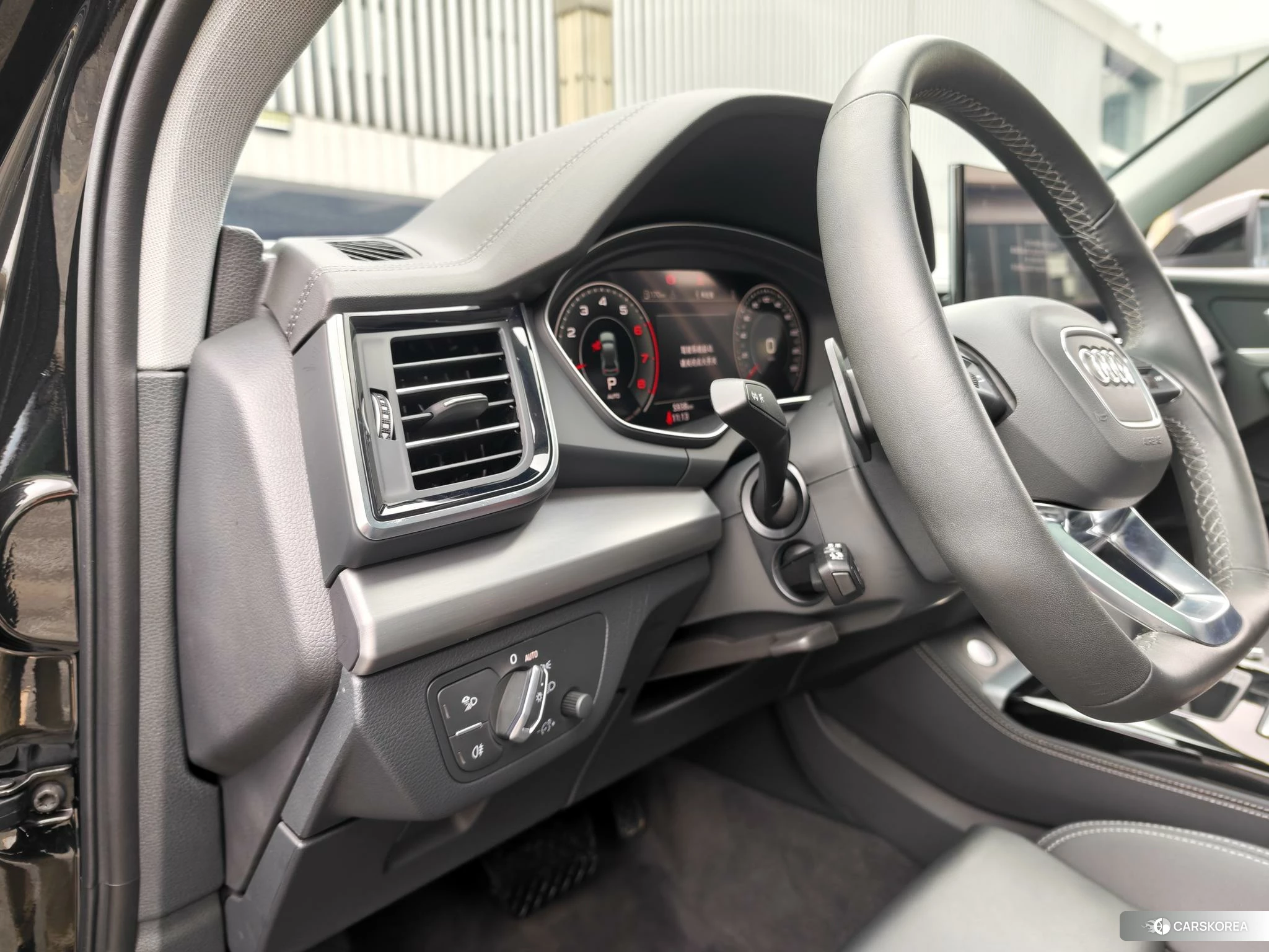 Audi Q5L id 4461774 из Китая 17