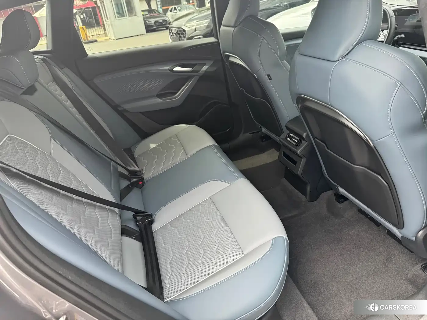 Audi Q6L id 4589416 из Китая 10