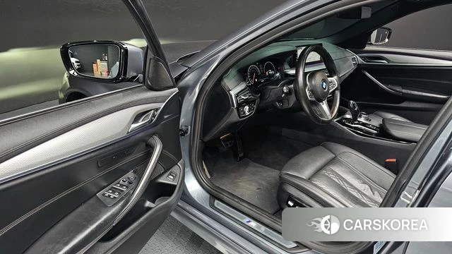 BMW 5 Series (G30) id 4568321 из Кореи 31