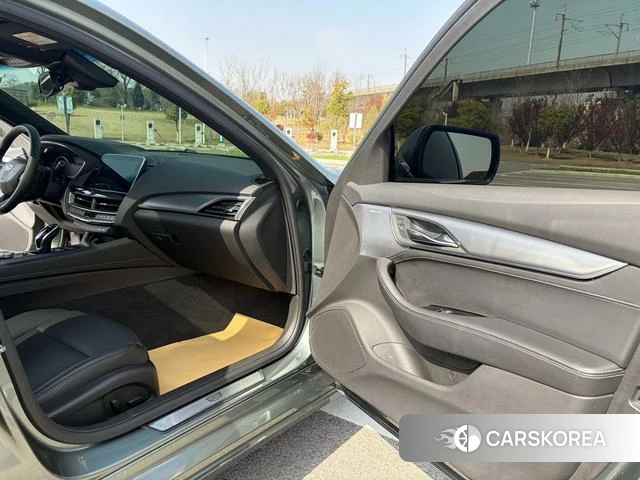 Cadillac CT5 id 4236180 из Китая 16