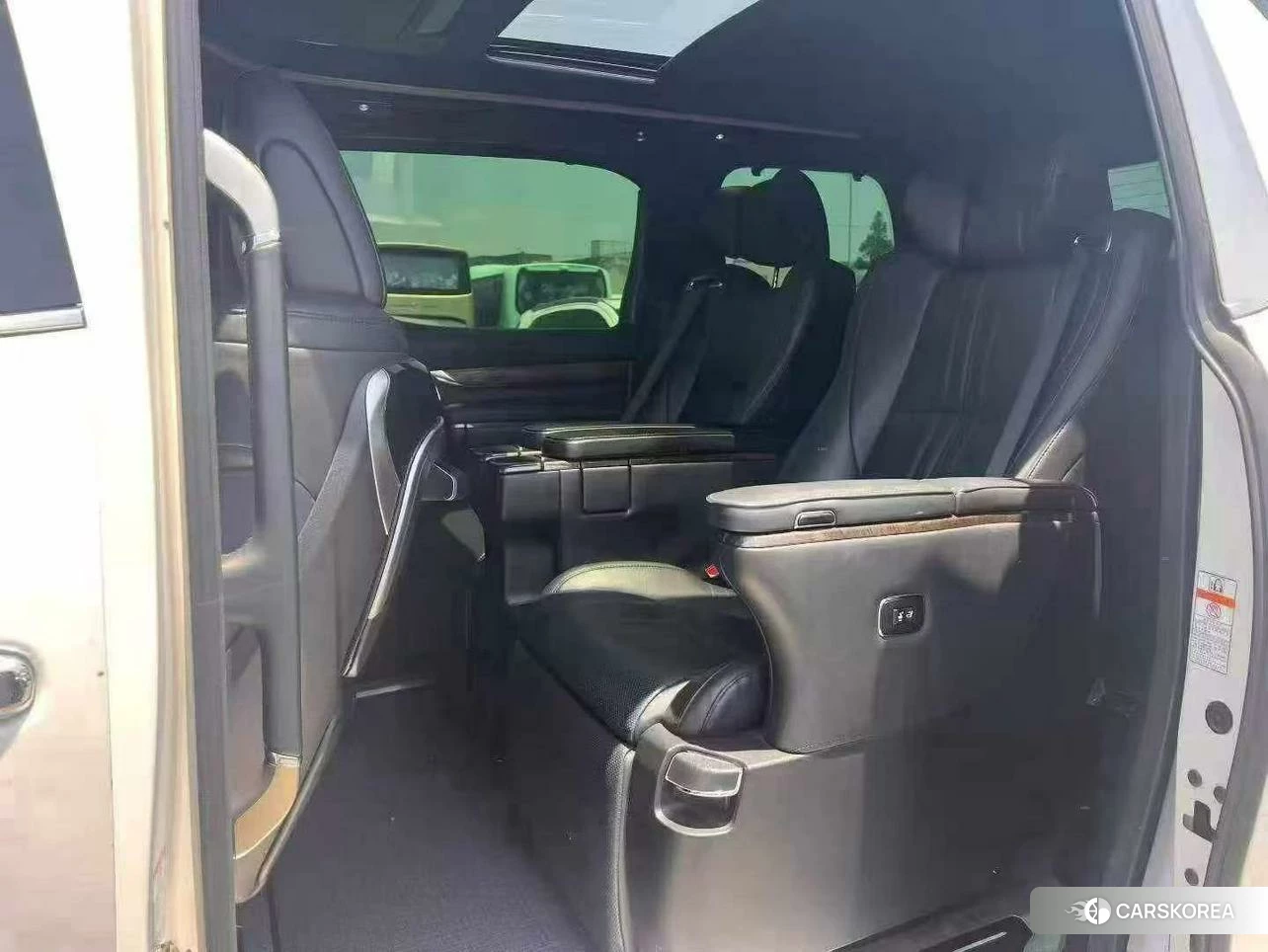Toyota Wilfa id 4426765 из Китая 10