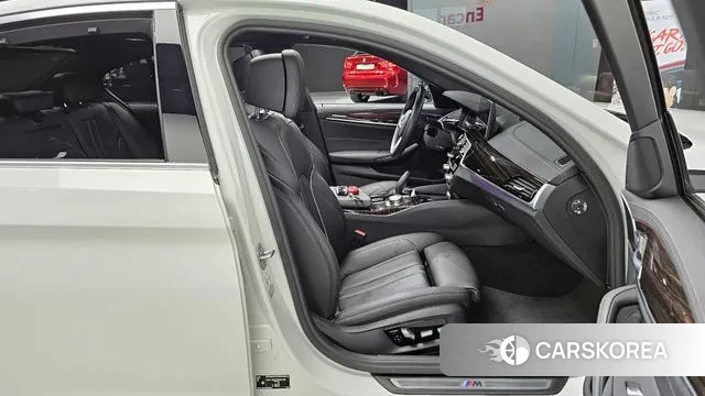 BMW 5 Series (G30) id 3539873 из Кореи 20