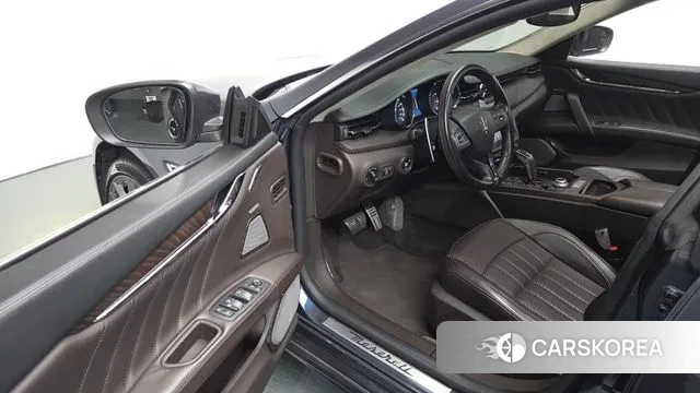 Maserati Quattroporte id 3530301 из Кореи 20