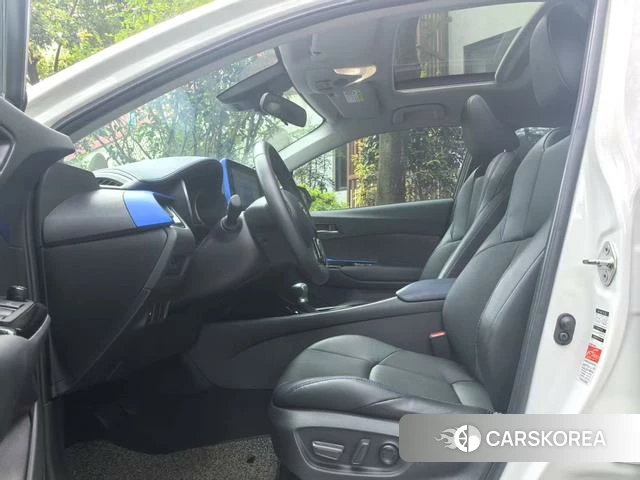 Toyota C-HR id 4374528 из Китая 17
