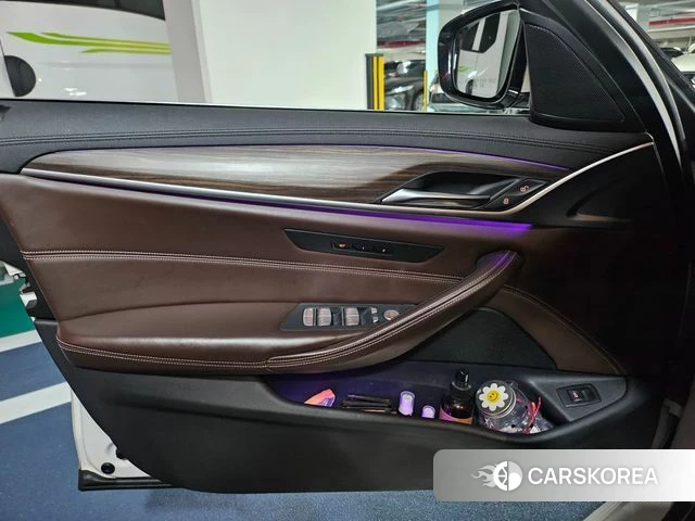 BMW 5 Series (G30) id 3885826 из Кореи 16