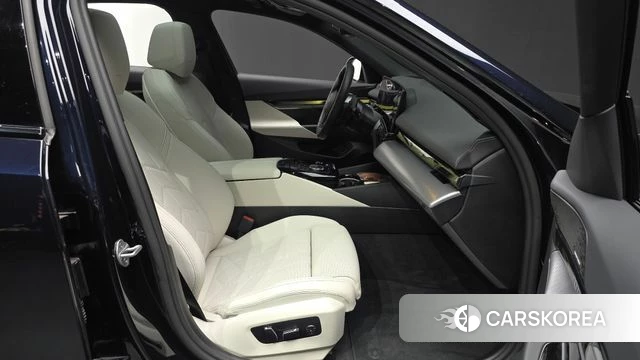 BMW 5 Series (G60) id 4177478 из Кореи 20