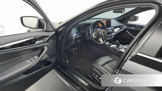 BMW 5 Series (G30) id 3833695 из Кореи 20