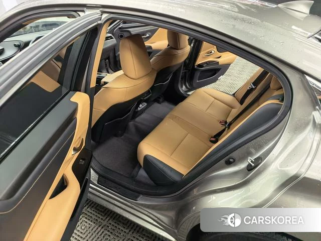 Lexus ES id 4365823 из Китая 11