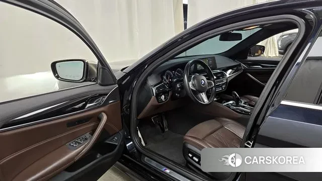 BMW 5 Series (G30) id 3651806 из Кореи 20