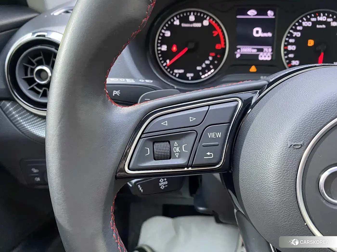 Audi Q2L id 4653875 из Китая 22