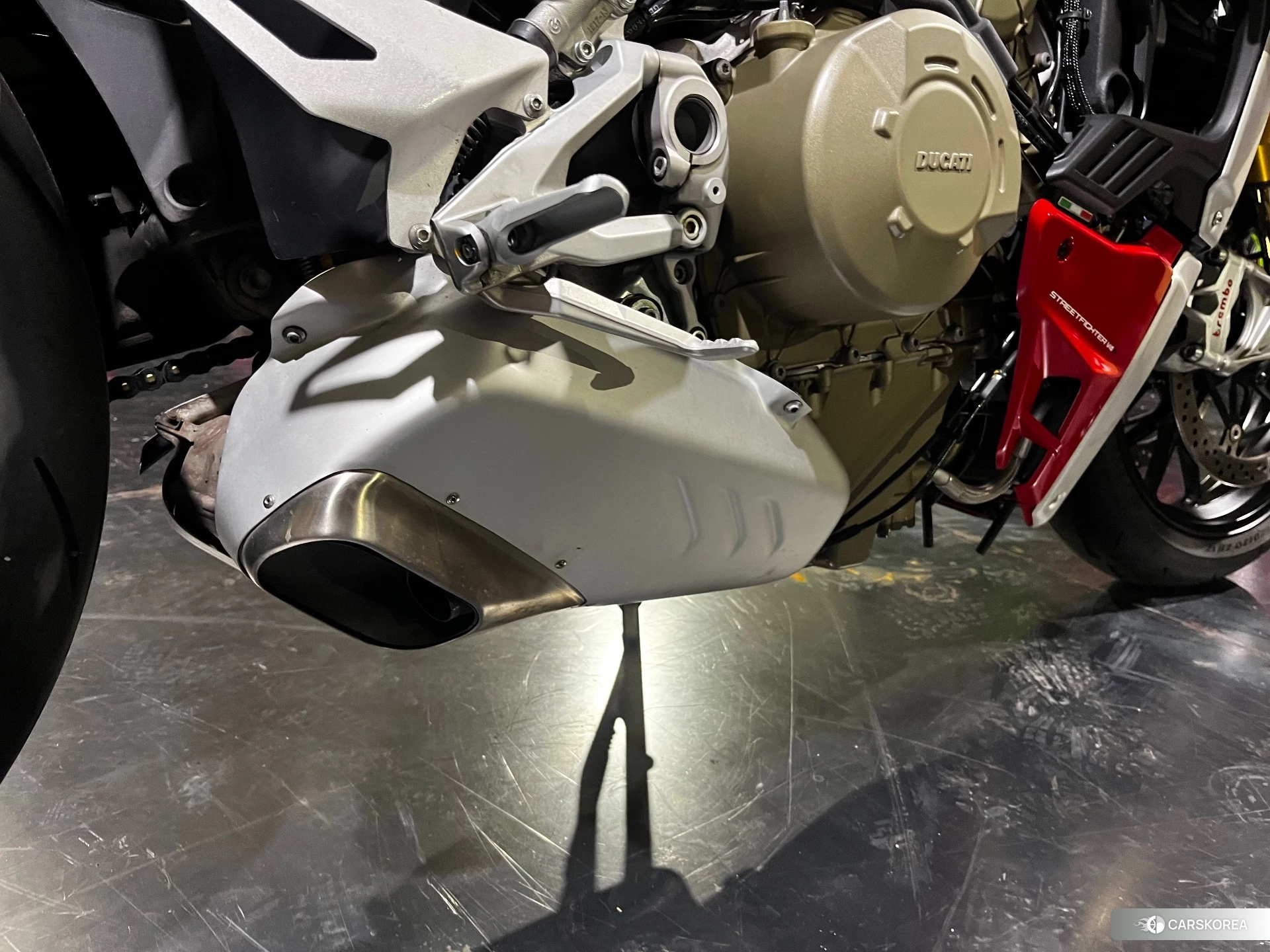 Ducati STREETFIGHTER V4 S id 3951938 из Японии 11