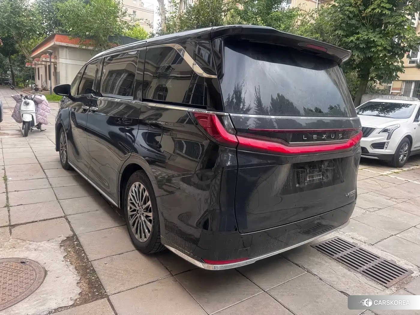 Lexus LM id 4548122 из Китая 16