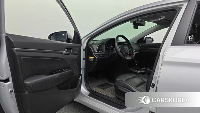 Hyundai Avante AD id 3966614 из Кореи 20