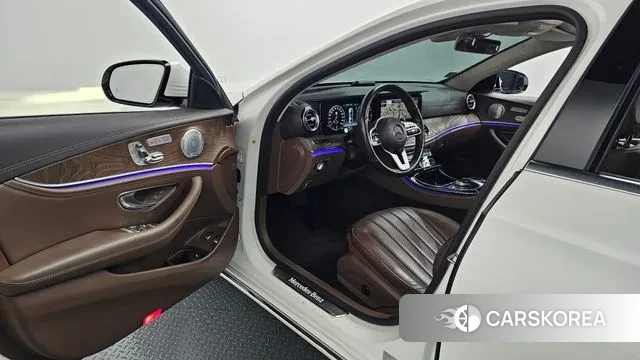 Mercedes-Benz E-Class W213 id 3484429 из Кореи 20