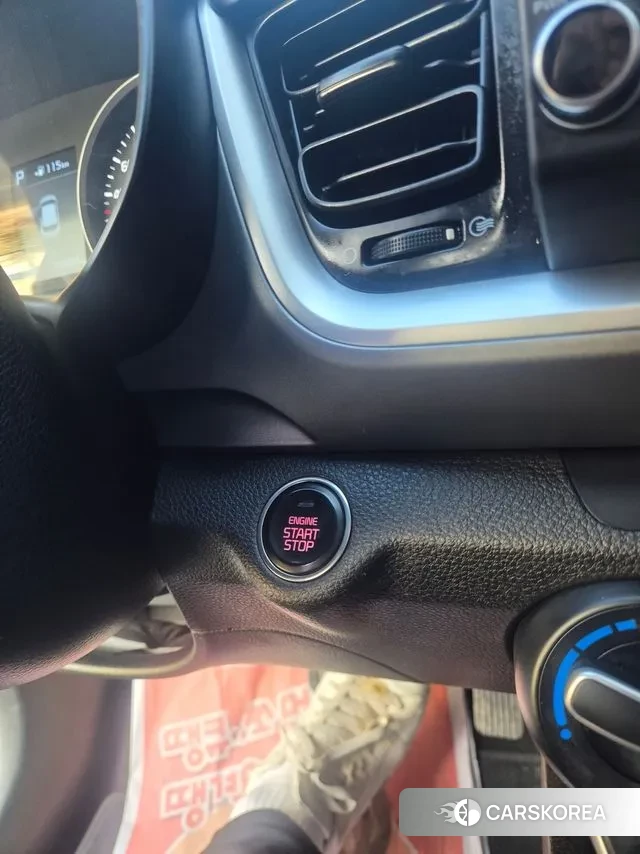 Kia Stonic id 3661994 из Кореи 14