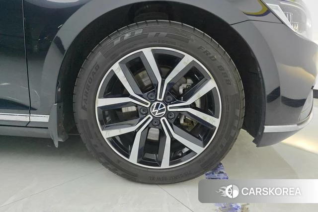 Volkswagen Magotan id 3840867 из Китая 17
